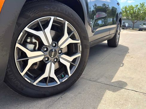 Certified 2023 Kia Seltos EX AWD/4WD image 3