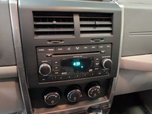 Used 2008 Jeep Liberty Sport image 17