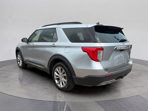 Used 2023 Ford Explorer XLT w/ Equipment Group 202A AWD/4WD image 3