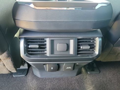 Used 2022 Ford F150 Lariat AWD/4WD image 12