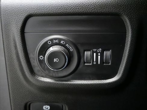 Certified 2022 Jeep Grand Cherokee L Limited image 24