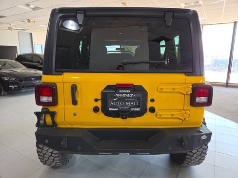 Used 2019 Jeep Wrangler Unlimited Rubicon w/ Cold Weather Group AWD/4WD image 6
