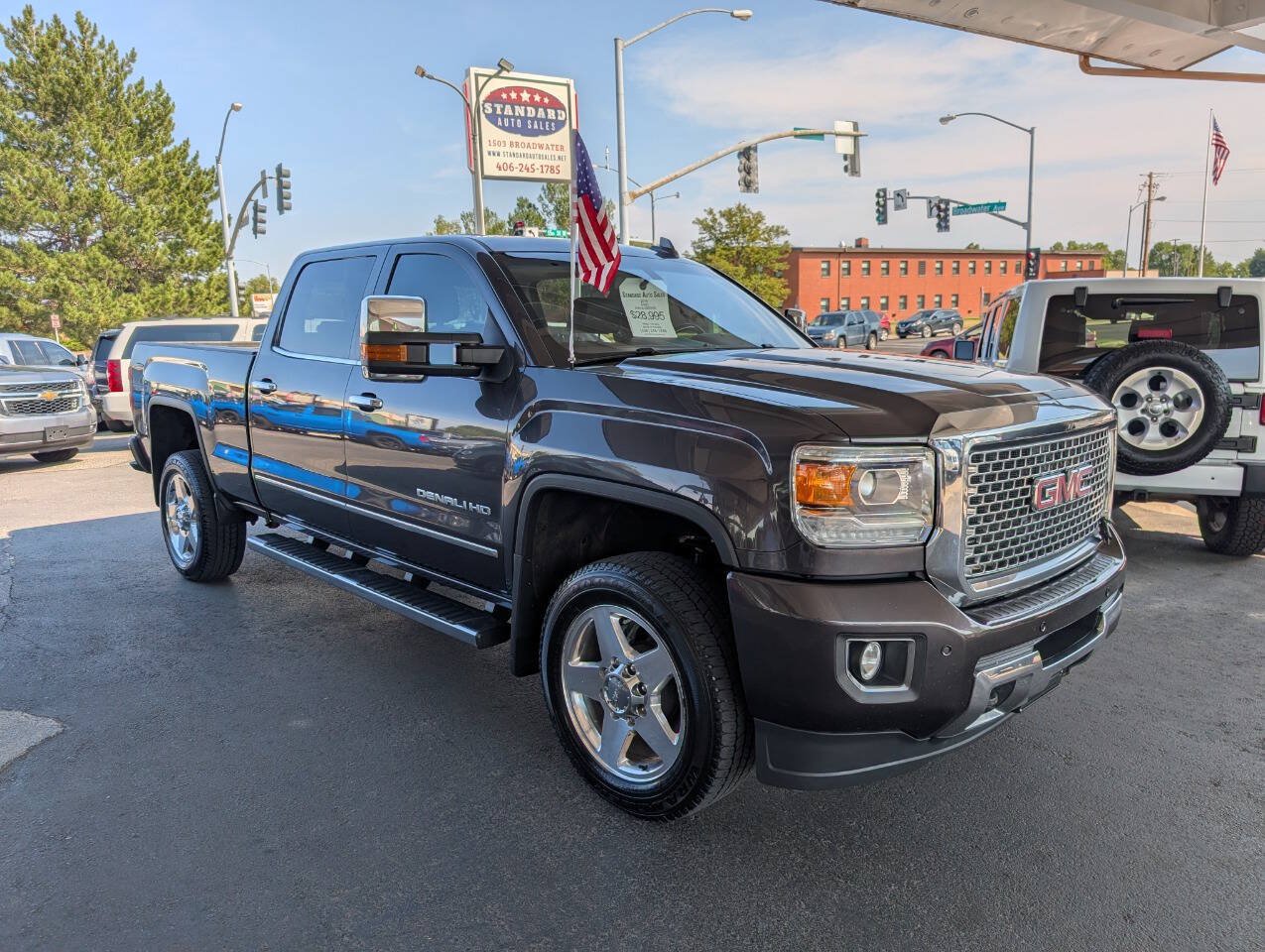Used 2015 GMC Sierra 2500 Denali w/ Suspension Package, Off-Road AWD/4WD image 1