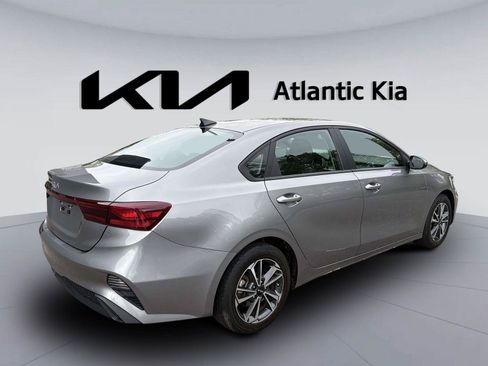 Certified 2024 Kia Forte LXS FWD image 6