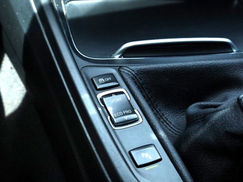 Used 2017 BMW 330i Sedan image 31