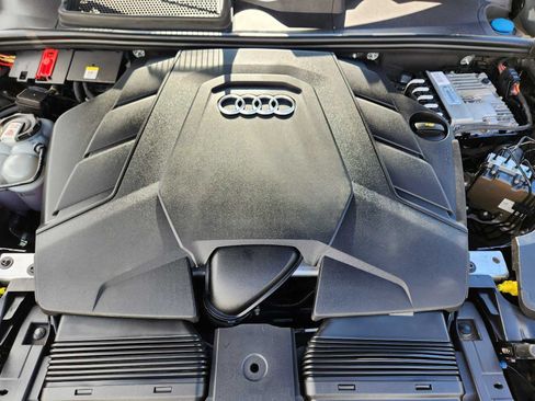 Used 2022 Audi Q8 Prestige AWD/4WD image 16