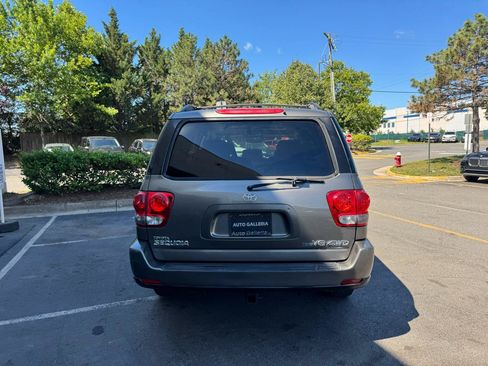 Used 2006 Toyota Sequoia SR5 AWD/4WD image 6