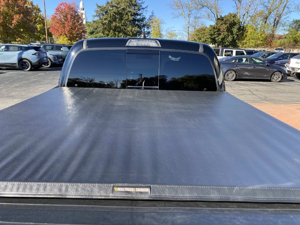 Used 2022 Toyota Tacoma SR5 AWD/4WD image 6