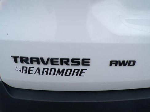 Used 2020 Chevrolet Traverse LT w/ LPO, Blackout Package image 4