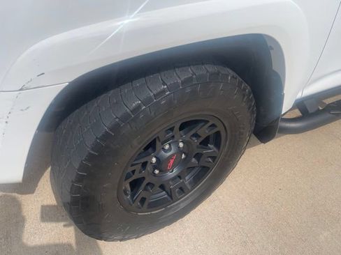 Certified 2024 Toyota 4Runner SR5 Premium w/ Moonroof Package AWD/4WD image 3