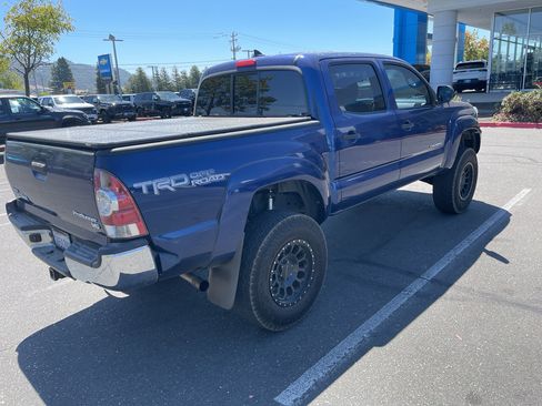 Used 2015 Toyota Tacoma PreRunner w/ TRD Off-Road Package RWD image 4