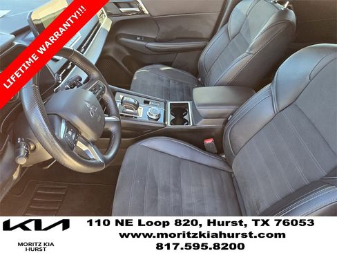 Used 2024 Mitsubishi Outlander SE Black Edition image 18