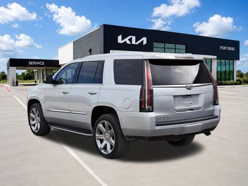 Used 2020 Cadillac Escalade Luxury RWD image 7