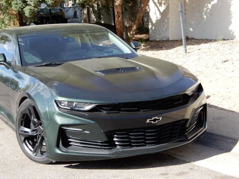 Used 2020 Chevrolet Camaro SS RWD image 2