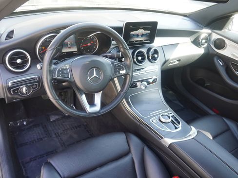 Used 2018 Mercedes-Benz C 300 4MATIC Sedan image 4
