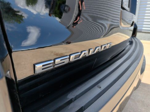 Used 2019 Cadillac Escalade Luxury RWD image 39
