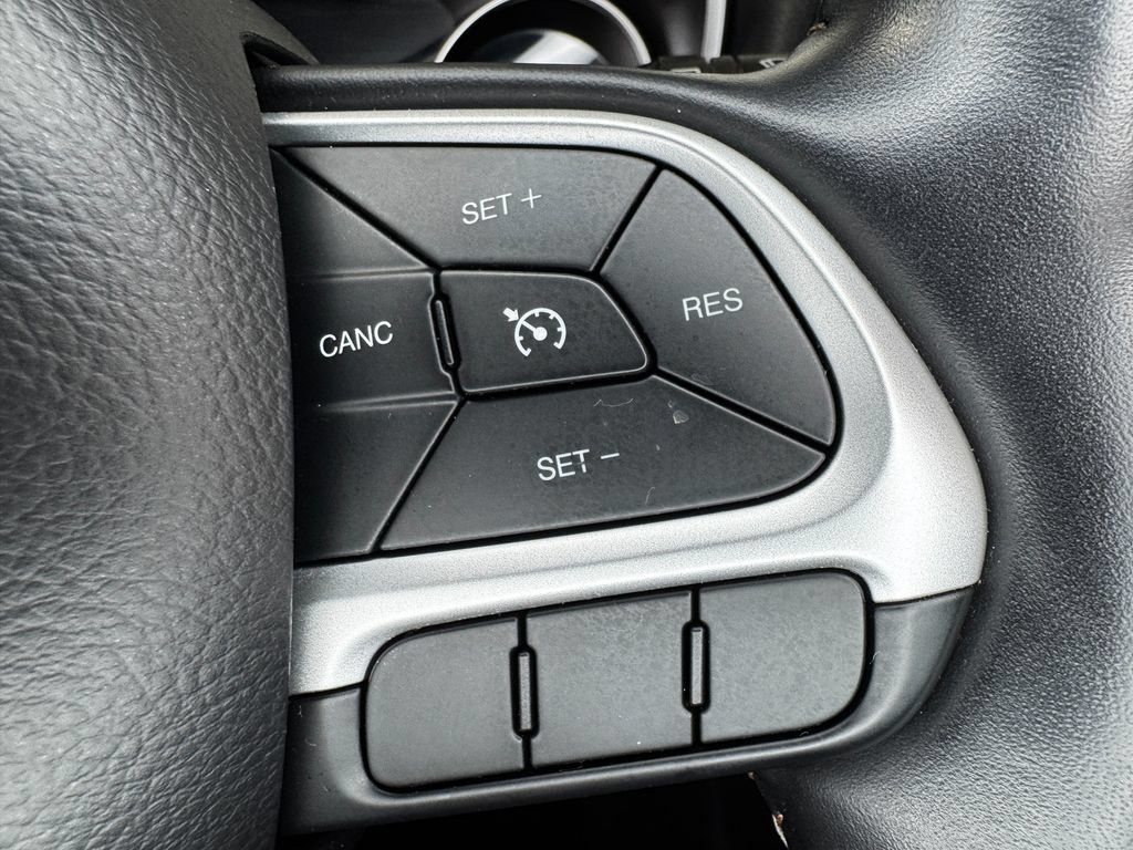 Used 2020 Jeep Compass Limited AWD/4WD image 16