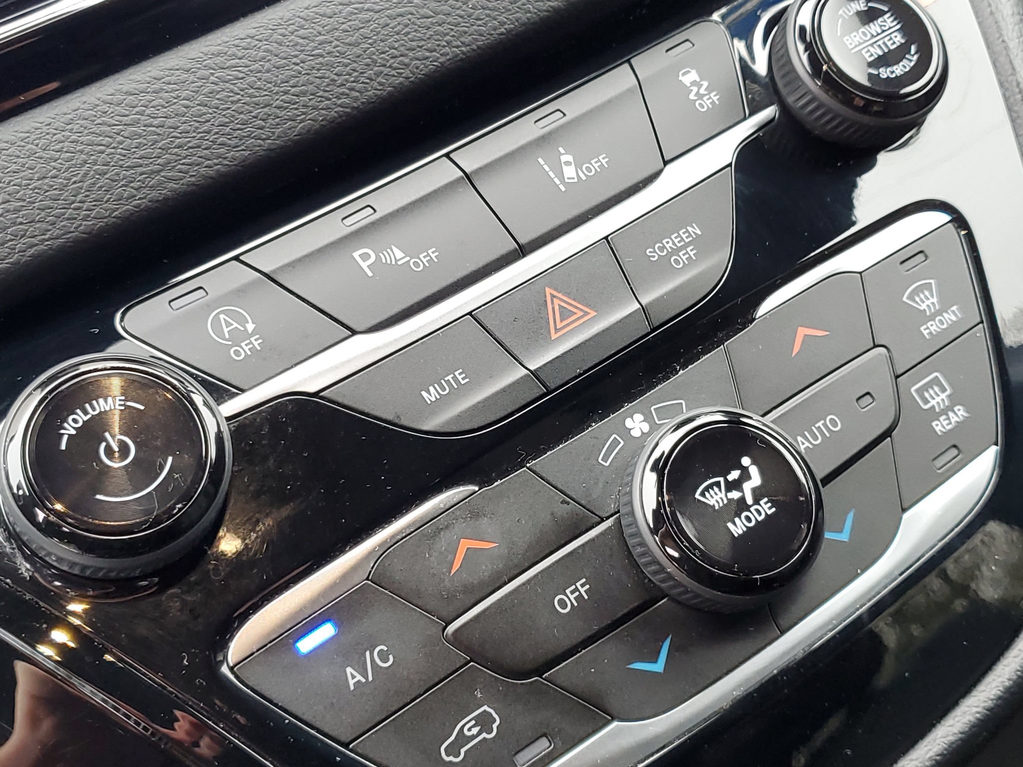 Used 2025 Chrysler Pacifica Select FWD image 19