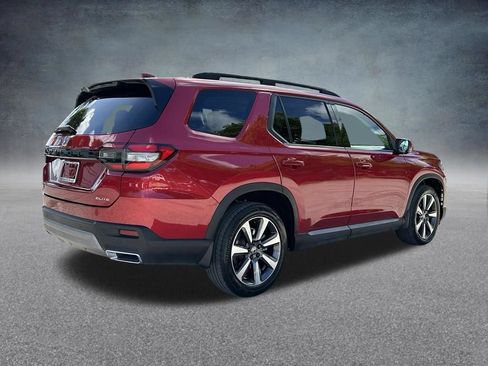 Used 2024 Honda Pilot Elite image 4