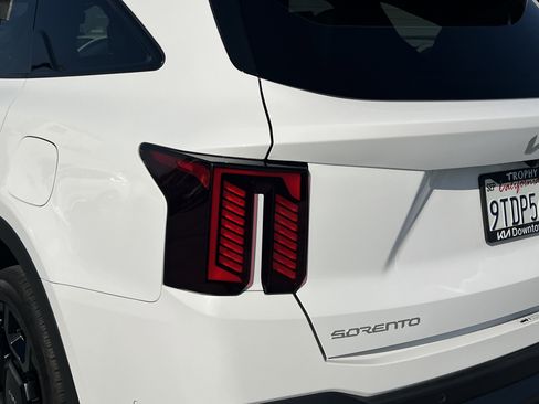 Certified 2024 Kia Sorento SX Prestige image 21