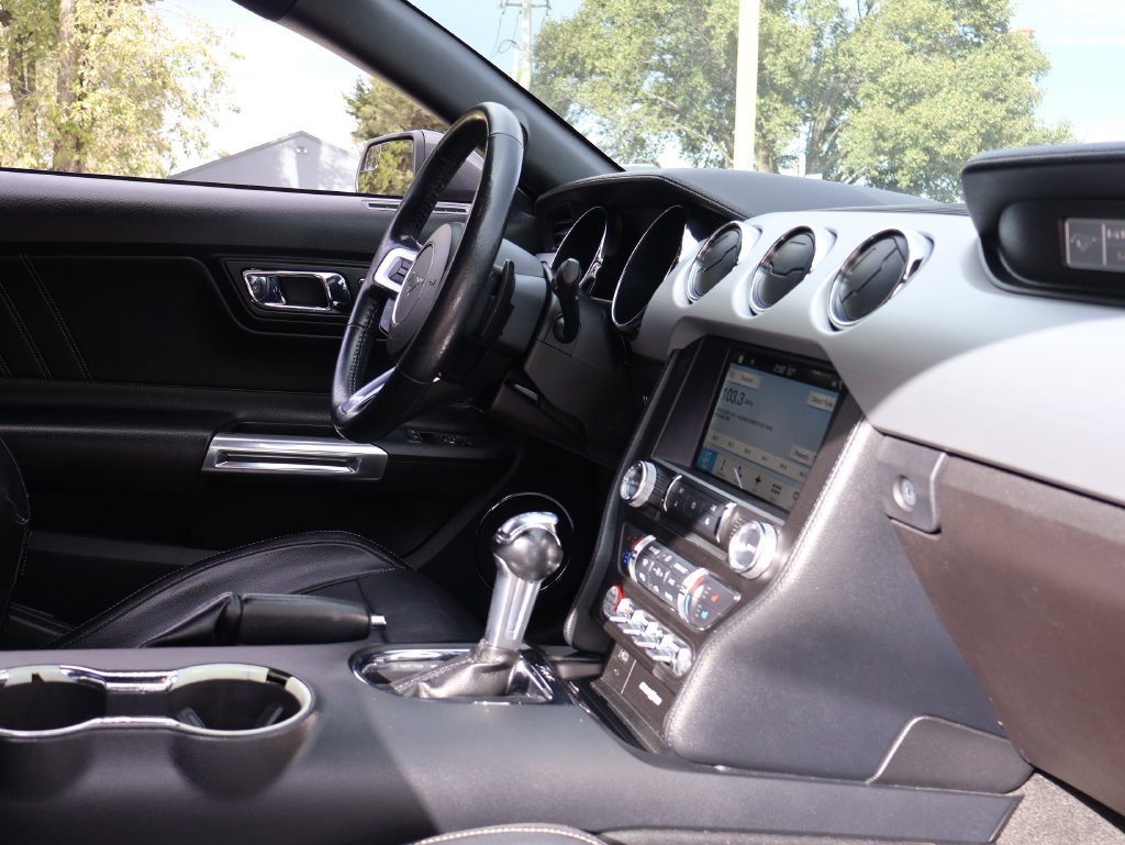 Used 2017 Ford Mustang GT Premium w/ Black Accent Package RWD image 13