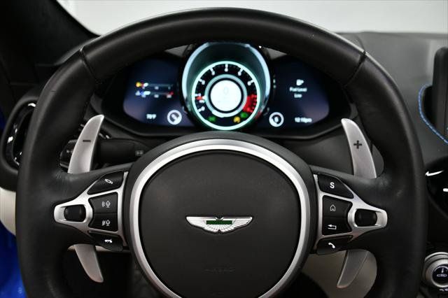 Used 2021 Aston Martin V8 Vantage Roadster RWD image 38