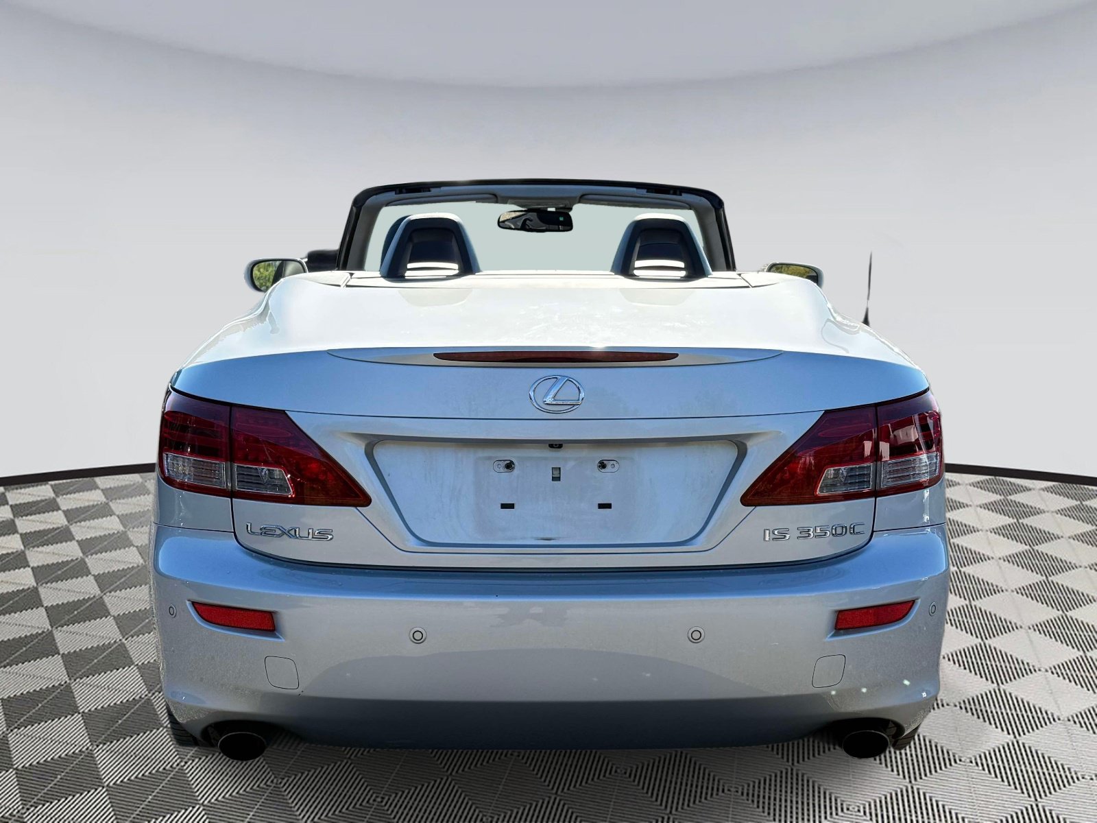 Used 2010 Lexus IS 350C RWD image 4