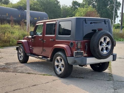 Used 2009 Jeep Wrangler Unlimited Sahara w/ Dual Top Group AWD/4WD image 3