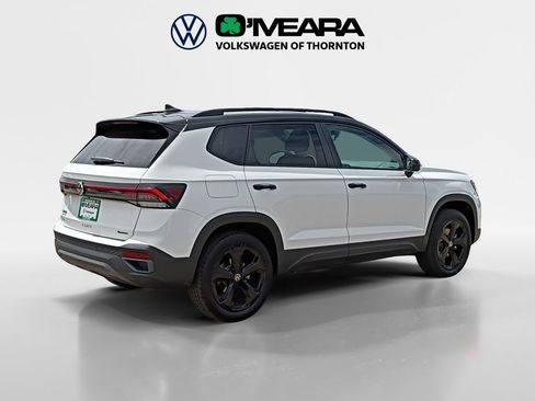 New 2025 Volkswagen Taos SE image 5
