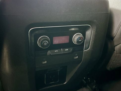 Used 2021 Chevrolet Tahoe LS image 31