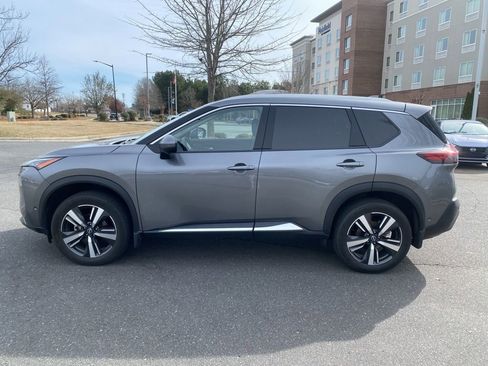 Used 2023 Nissan Rogue SL w/ SL Premium Package image 6