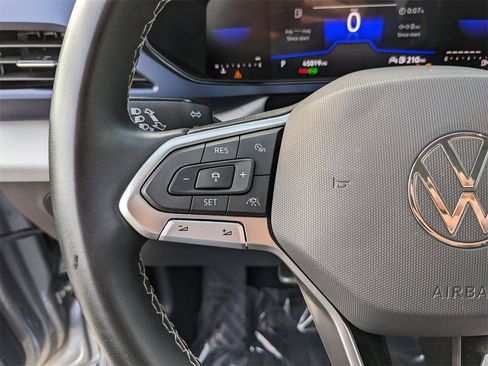 Certified 2023 Volkswagen Taos SE w/ Panoramic Sunroof Package image 29
