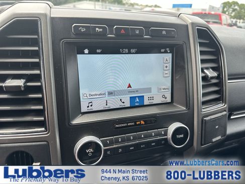 Used 2018 Ford Expedition XLT w/ Equipment Group 202A AWD/4WD image 18