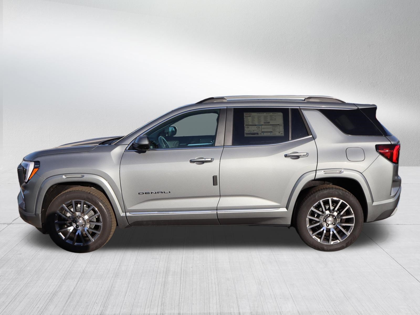 New 2027 GMC Terrain Denali w/ LPO, Floor Liner Package AWD/4WD image 4
