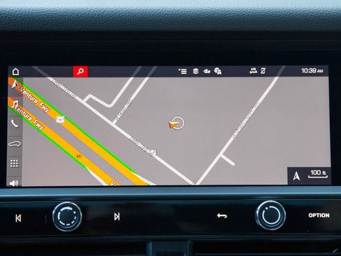 Certified 2025 Porsche Macan AWD/4WD image 19