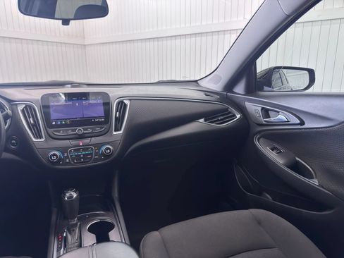 Used 2019 Chevrolet Malibu LT FWD image 16