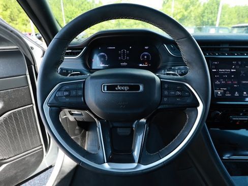 Used 2023 Jeep Grand Cherokee L Laredo AWD/4WD image 11