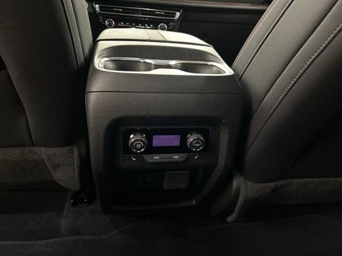 Used 2024 Chevrolet Traverse RS image 21