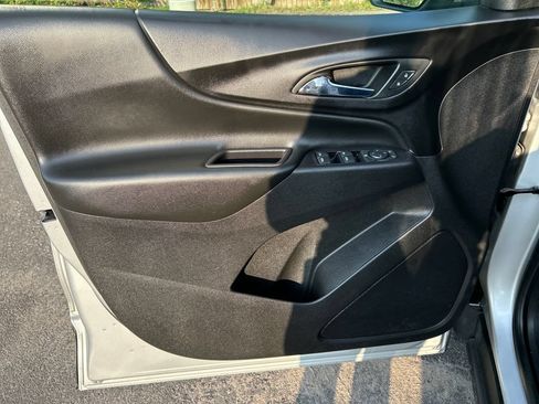 Used 2020 Chevrolet Equinox LT AWD/4WD image 17