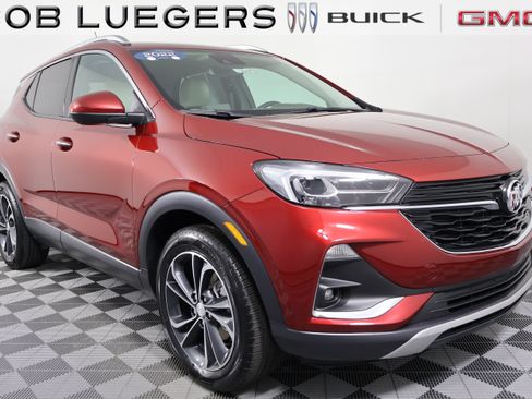 Used 2022 Buick Encore GX Essence FWD image 1