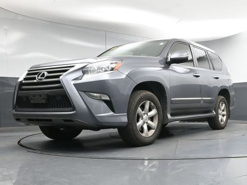 Used 2017 Lexus GX 460 image 24