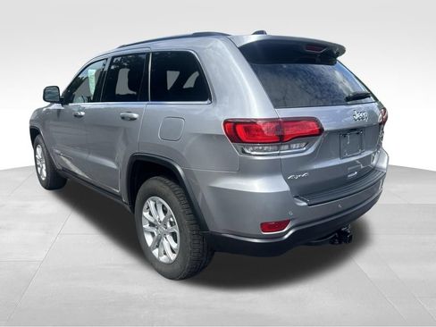 Used 2021 Jeep Grand Cherokee Laredo AWD/4WD image 3