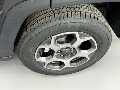 Used 2022 Jeep Compass Trailhawk AWD/4WD image 28