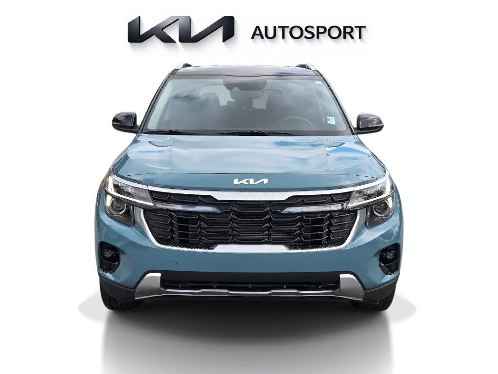 Certified 2025 Kia Seltos S FWD image 2