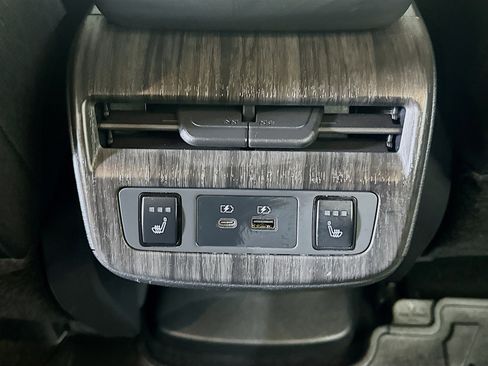 Used 2023 Nissan Ariya FWD image 28