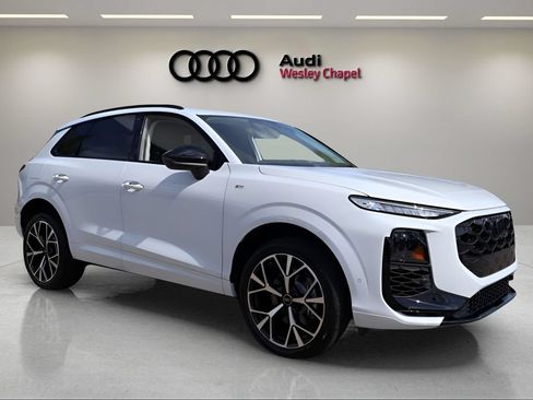 New 2026 Audi Q3 quattro 2.0T AWD/4WD image 7