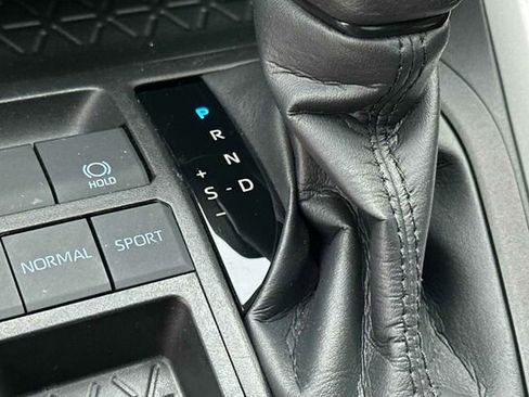 Used 2022 Toyota RAV4 XLE image 33