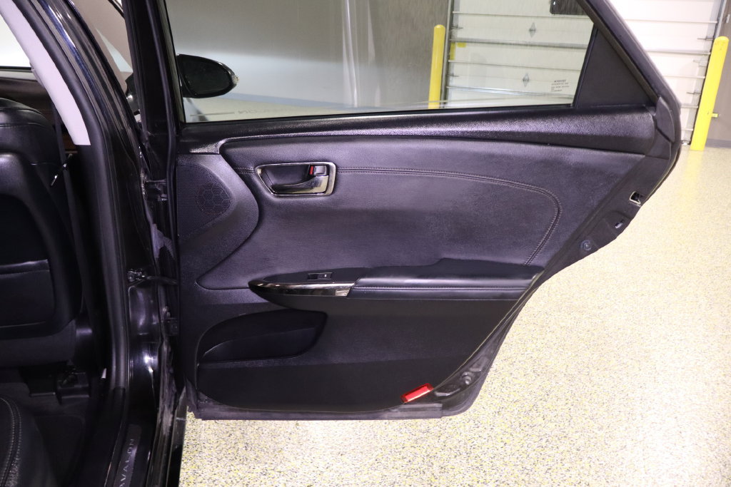 Used 2013 Toyota Avalon Limited FWD image 39