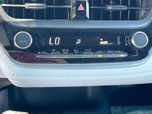 Used 2024 Toyota Corolla SE image 16