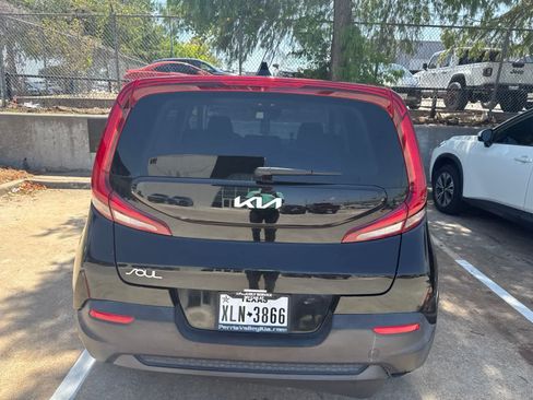 Used 2022 Kia Soul LX w/ Technology Package FWD image 6